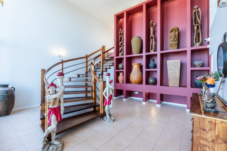 7 Bedroom Property for Sale in Outeniqua Strand Western Cape
